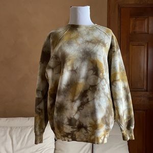 Aritzia Wilfred Free Tie Dye Crew Neck Sweater